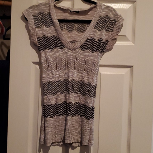 Top - Picture 2 of 2